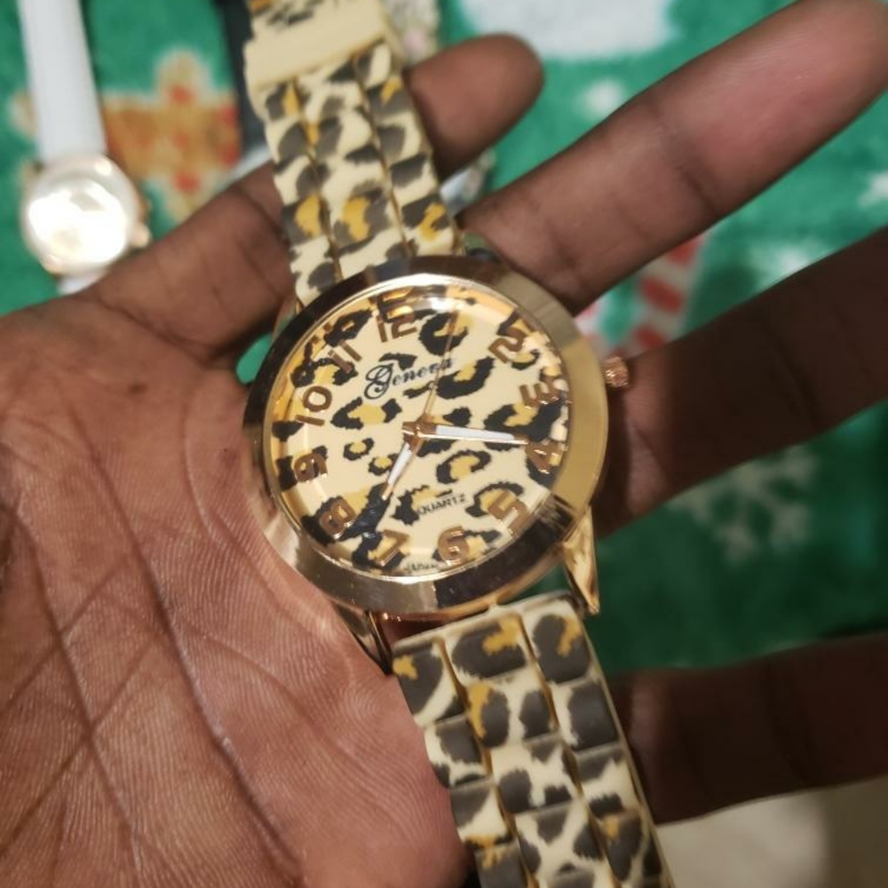 Ladies Geneva Cheetah Wrist Watch